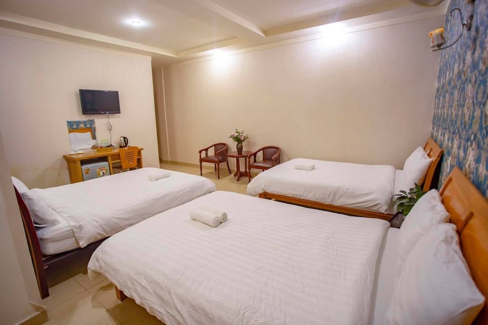 undefined Huong Moc Hotel 4