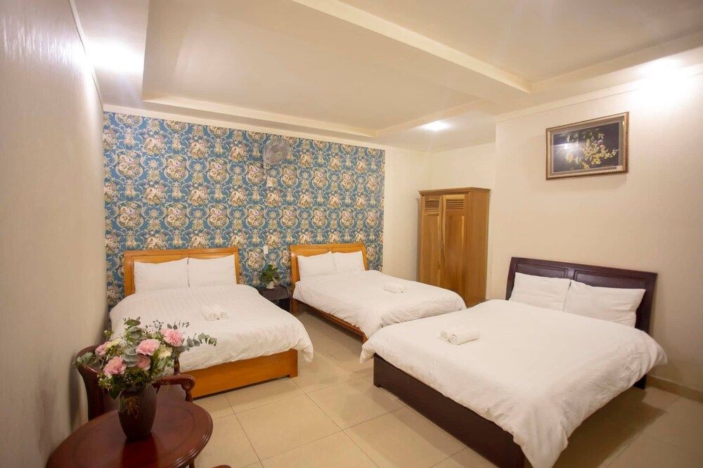 Huong Moc Hotel Triple Room