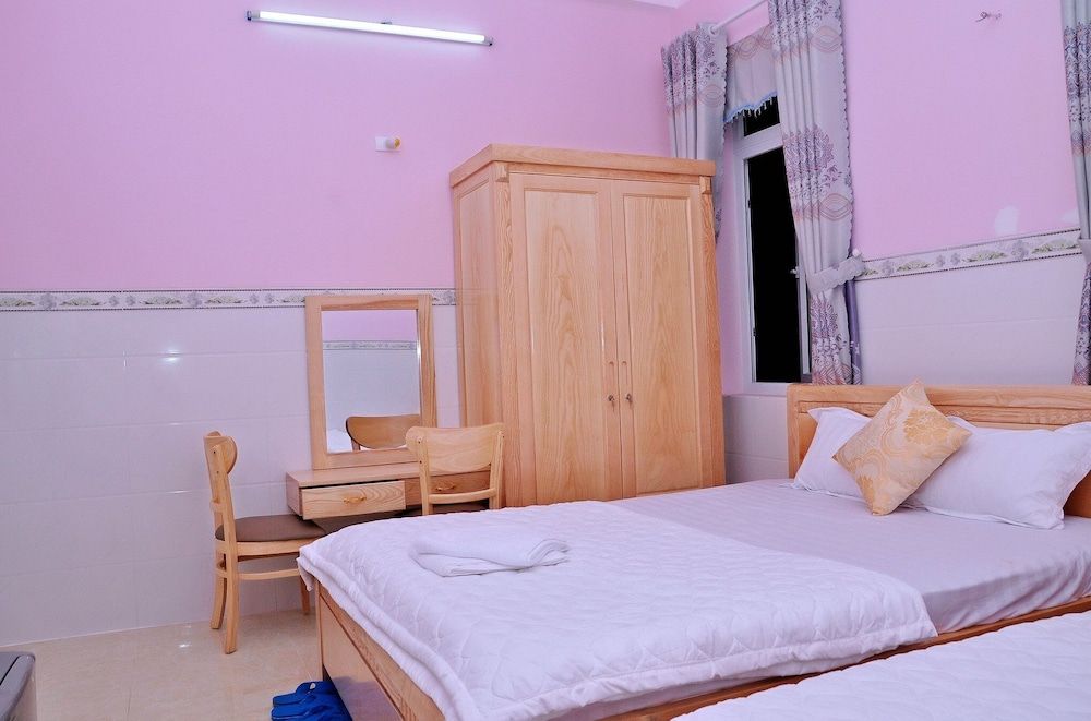 Bien Ngoc Ly Son Hotel Standard Family Room 2