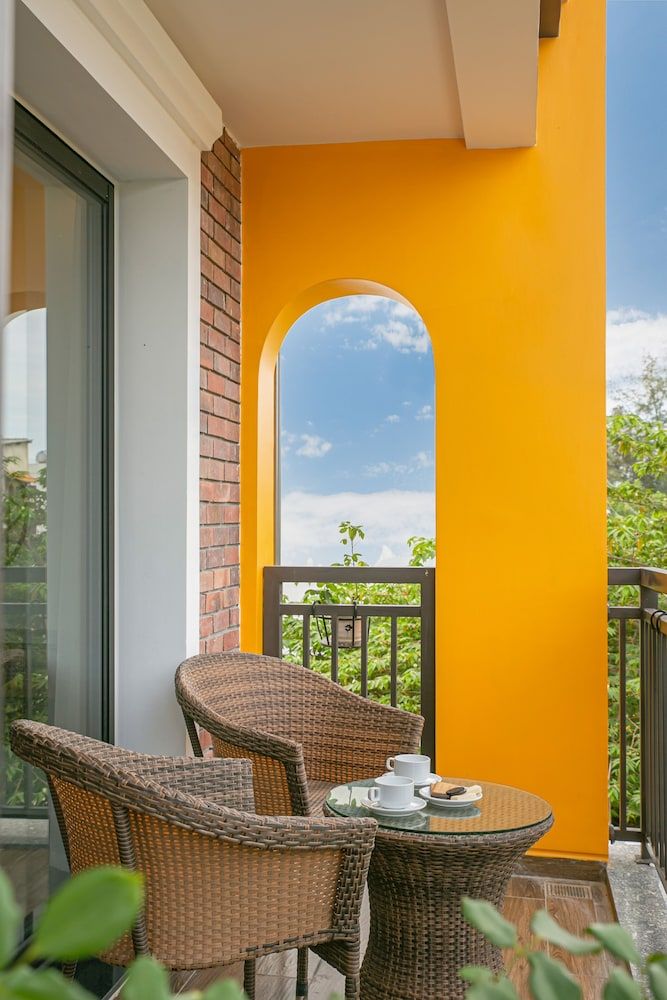 Villa Blake Hoi An Deluxe Quadruple Room 8