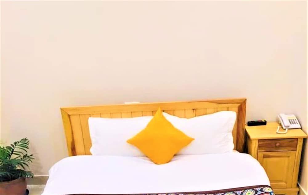 Hoang Mai Hotel Standard Double Room 6