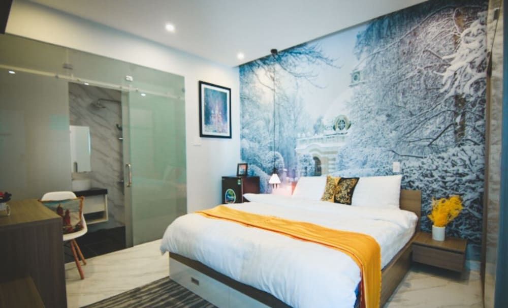 undefined Crystal Le Apartment Danang