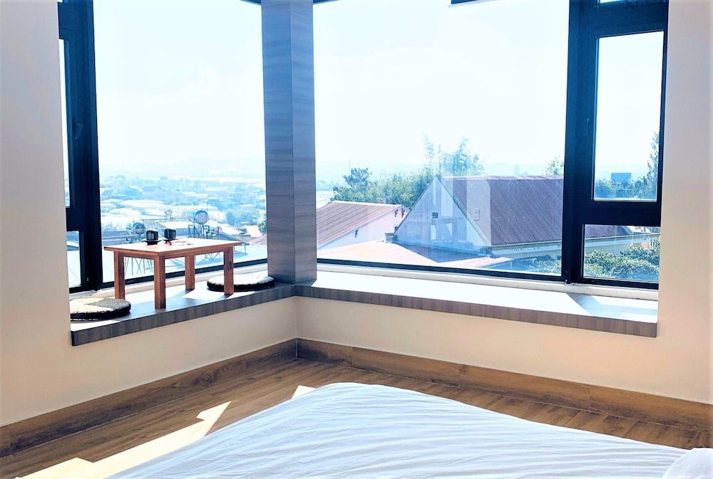 B Villa Deluxe Family Room 3