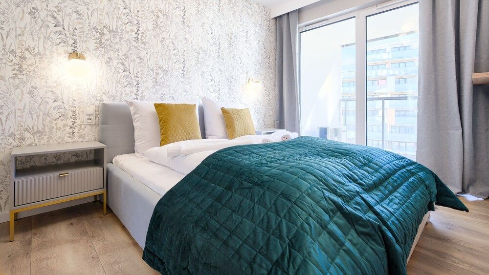Apartment (221 C)