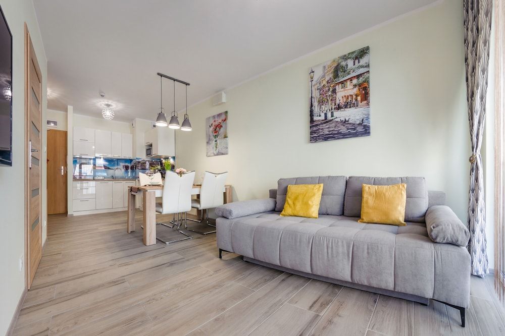 Apartment (410)