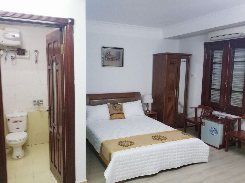 Thanh Binh Hotel Standard Double Room 4