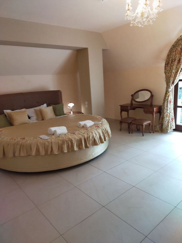 Royal Double Room