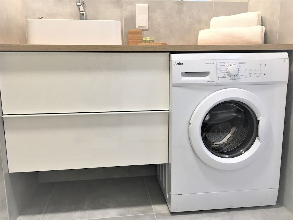 BatogoSpot Towers Luxury Apartment 4