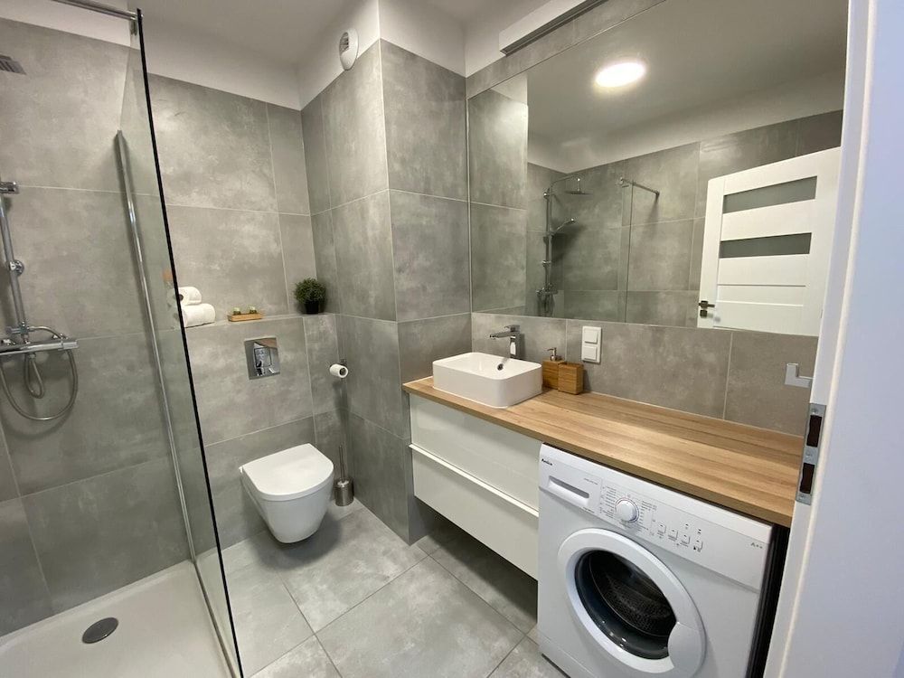 BatogoSpot Towers Luxury Apartment 6