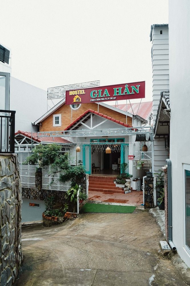 undefined Gia Han Hotel 7