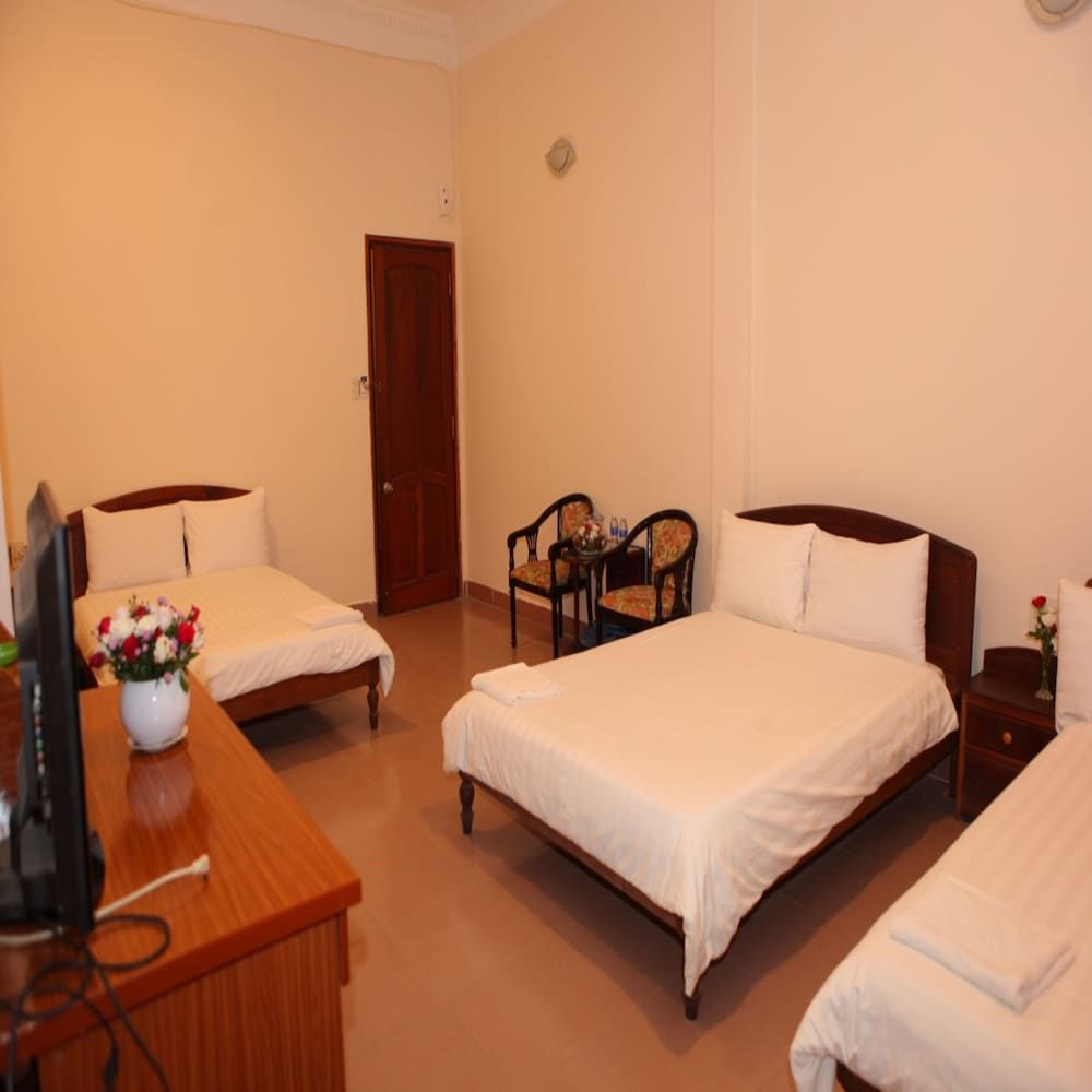 Quang Chien Hotel by Zuzu Quadruple Room 2