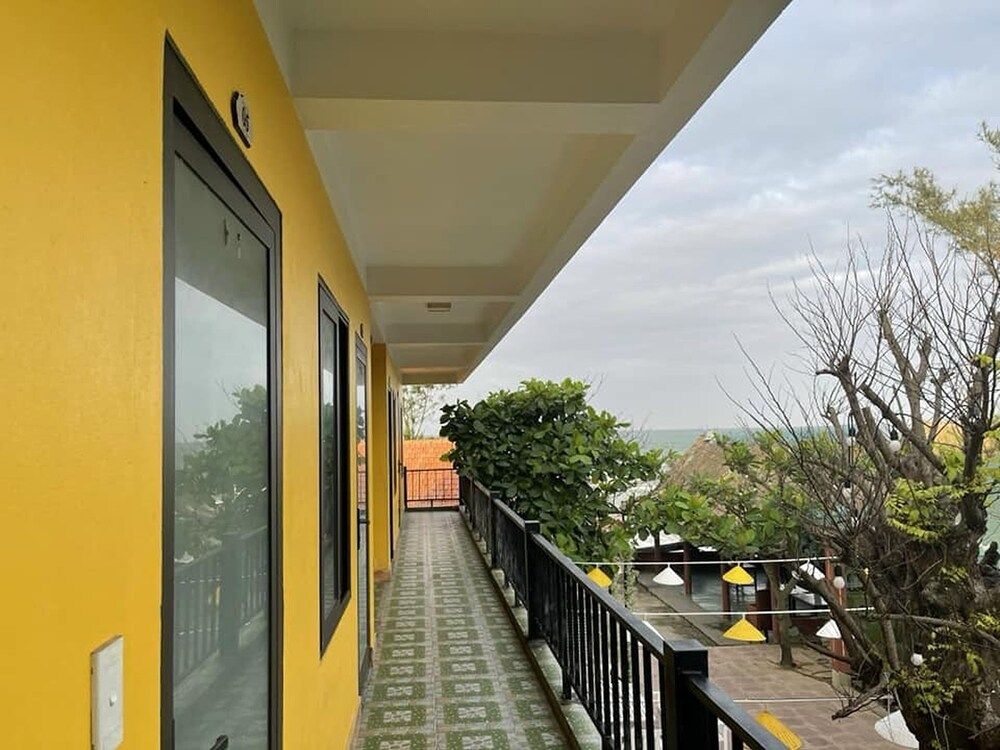 undefined Nana Lee Homestay & Restaurant 6