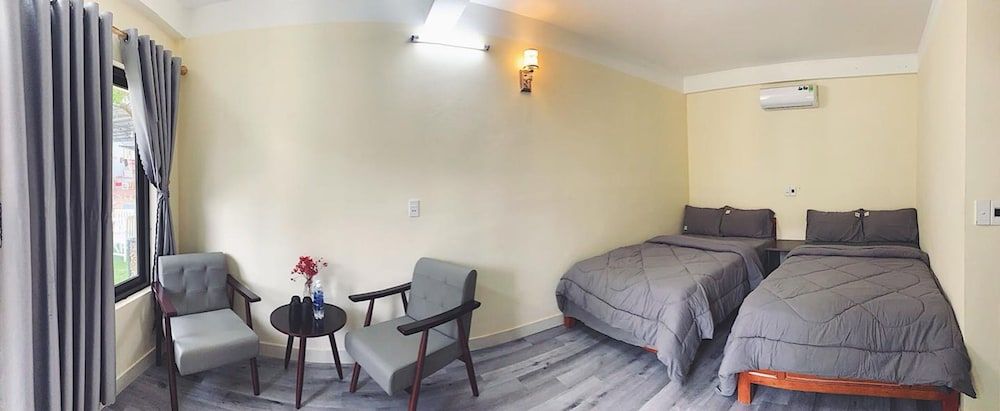 undefined Nana Lee Homestay & Restaurant