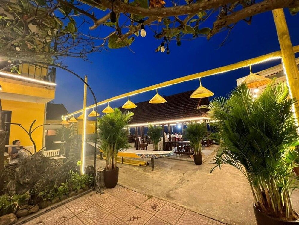 undefined Nana Lee Homestay & Restaurant 9