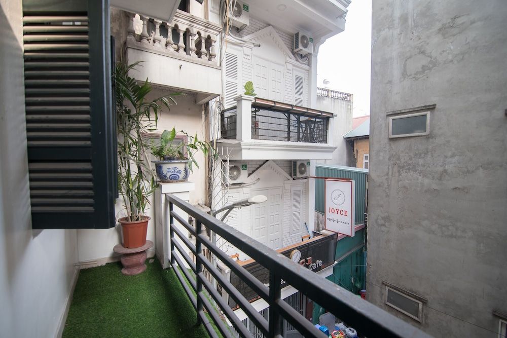 undefined RedDoorz near Nha Tho Street