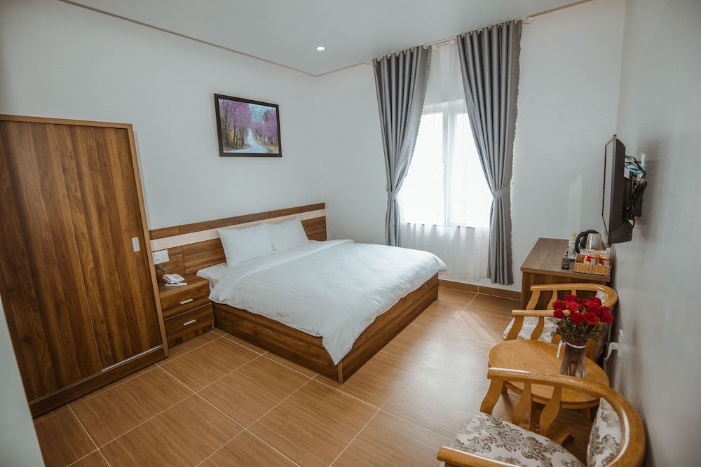 RedDoorz Premium Anh Duc Da Lat Hotel Superior Double Room (Reddoorz) 6