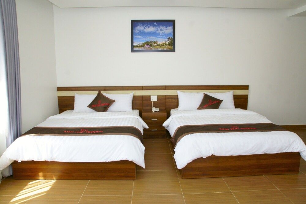 RedDoorz Premium Anh Duc Da Lat Hotel Executive Quadruple Room 3