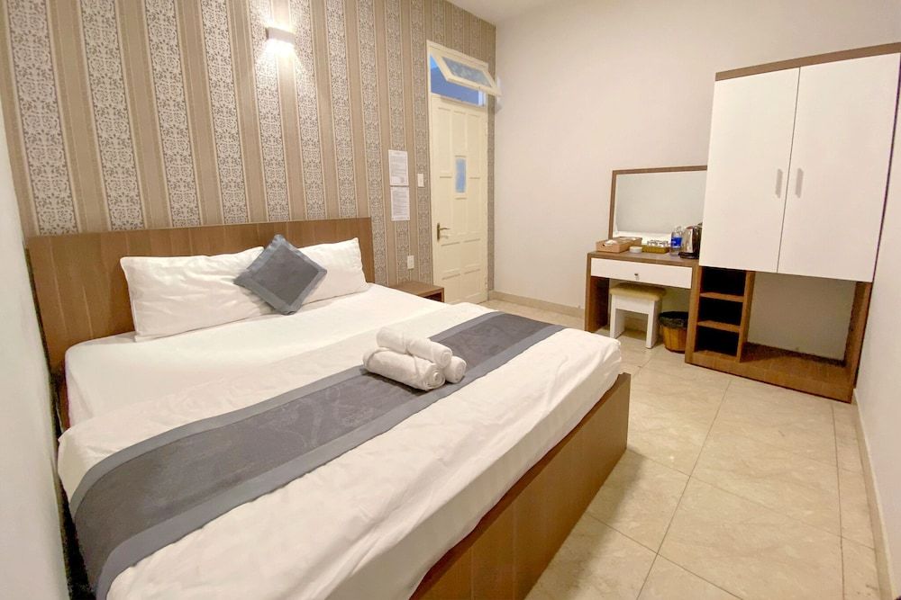 undefined RedDoorz Amis Hotel near Da Lat Market 5