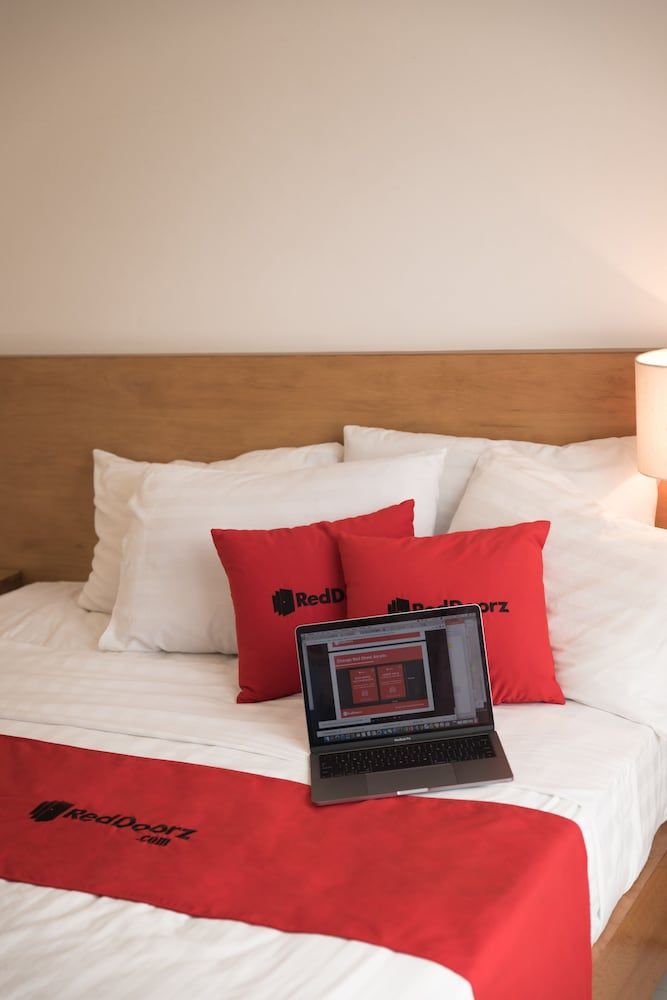 undefined RedDoorz Amis Hotel near Da Lat Market