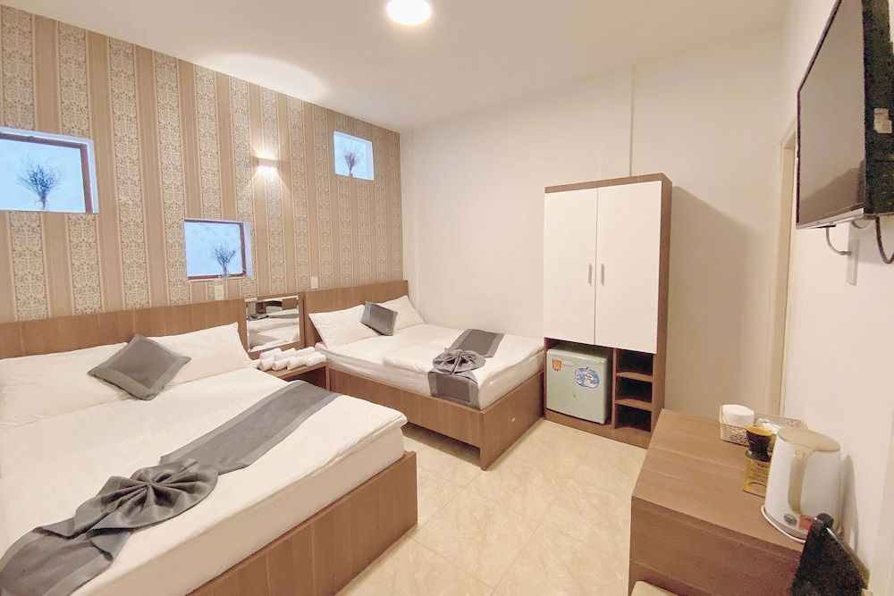 undefined RedDoorz Amis Hotel near Da Lat Market 8