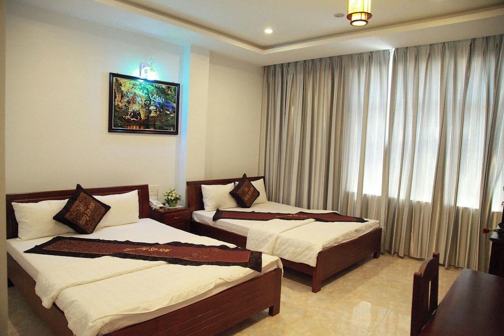 undefined Tan Truong Son Hotel 3