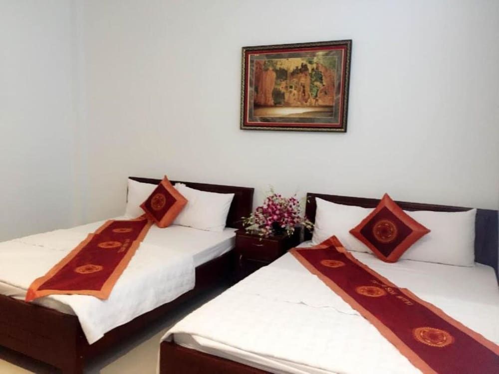 undefined Tan Truong Son Hotel 4