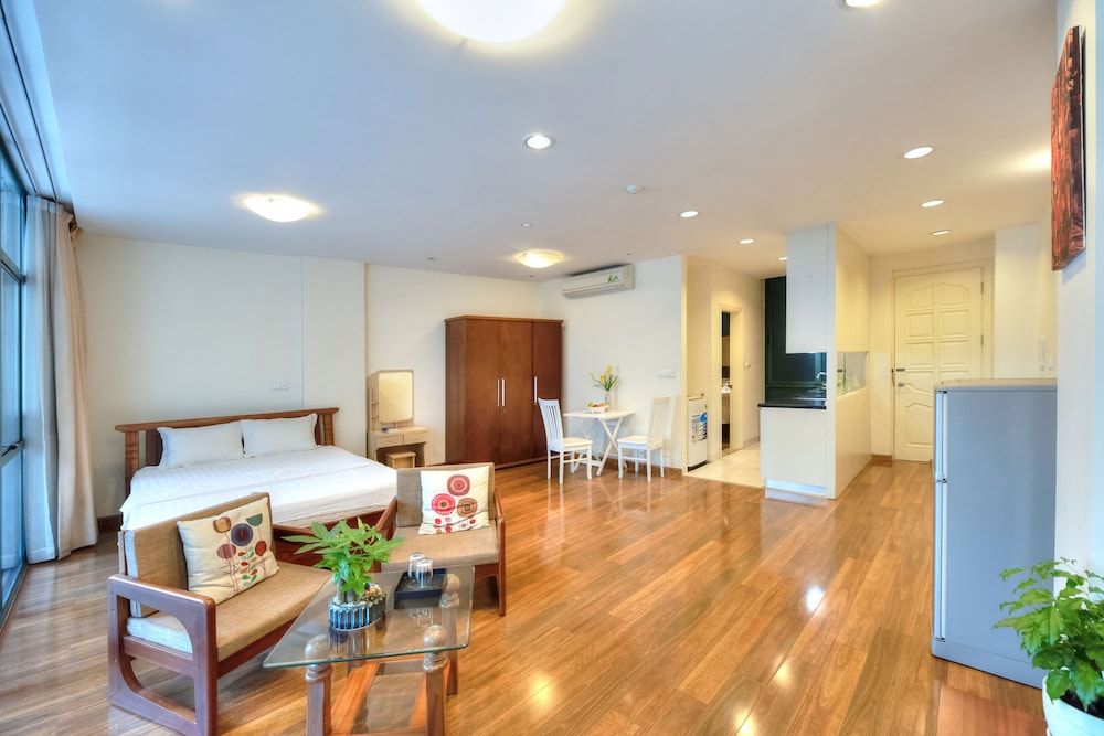 Lakewood House Deluxe Studio 7