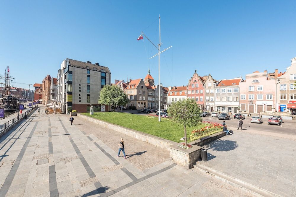 By the River Gdansk Old Town by Renters Apartment, 2 Bedrooms, 2 Bathrooms, River View 6