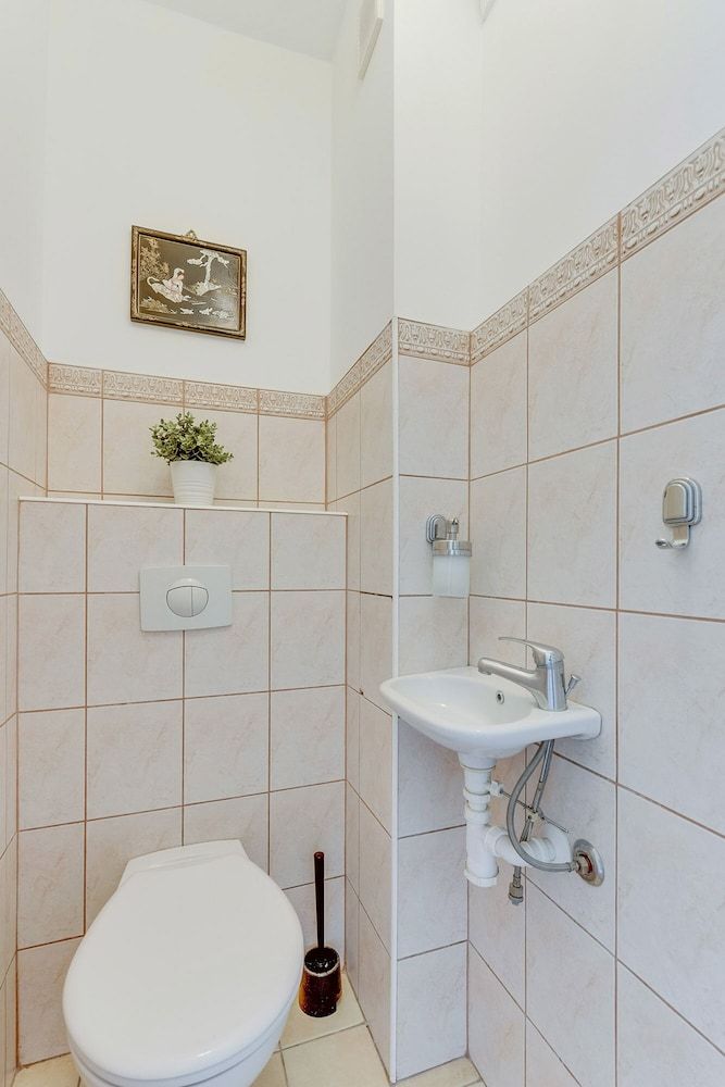 By the River Gdansk Old Town by Renters Apartment, 2 Bedrooms, 2 Bathrooms, River View 8