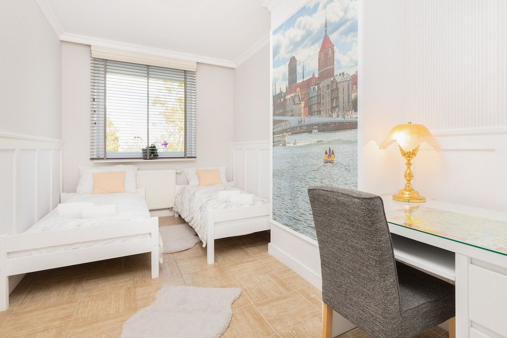 Apartment Piastowska Gdansk by Renters Apartment, 2 Bedrooms, Balcony, Beachside 9