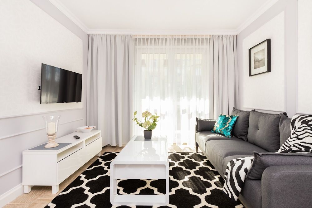 Apartment Piastowska Gdansk by Renters Apartment, 2 Bedrooms, Balcony, Beachside 3