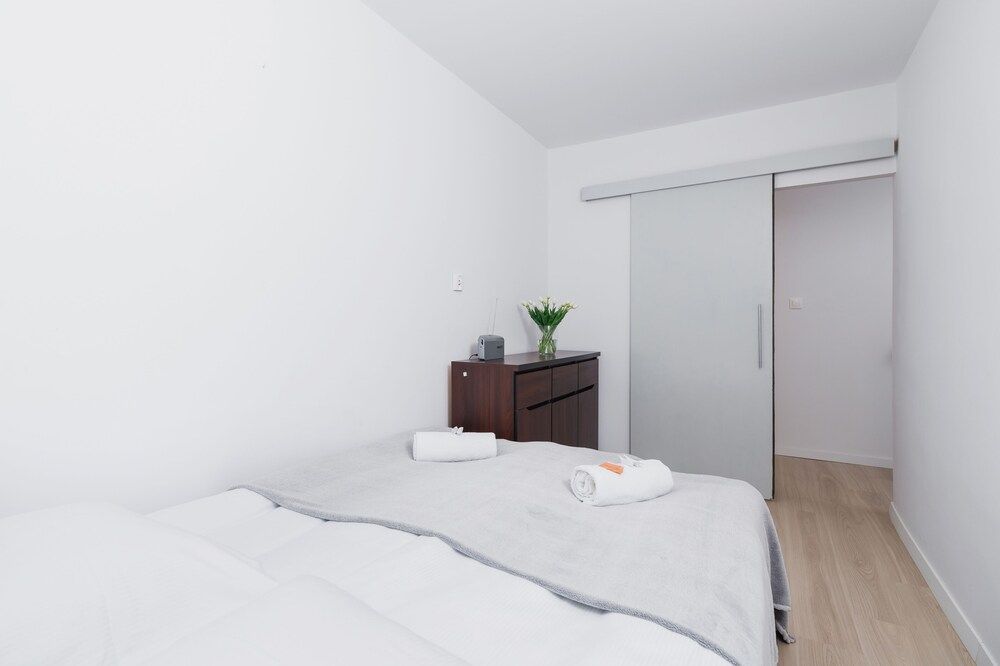 undefined Apartment Warsaw Podlesna by Renters 6
