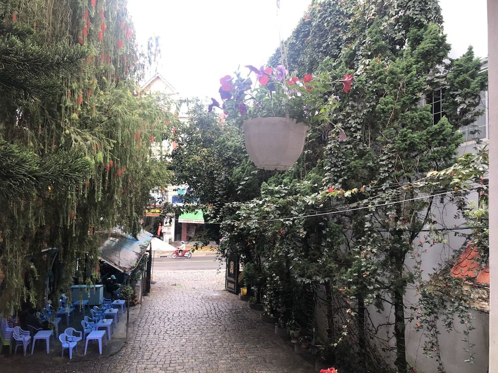 undefined Bich Khue Hotel 9