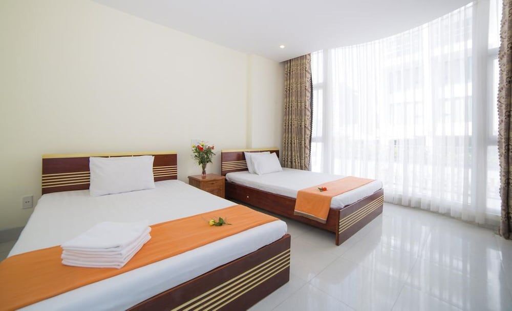 House Land Hotel Da Nang Family Room 2