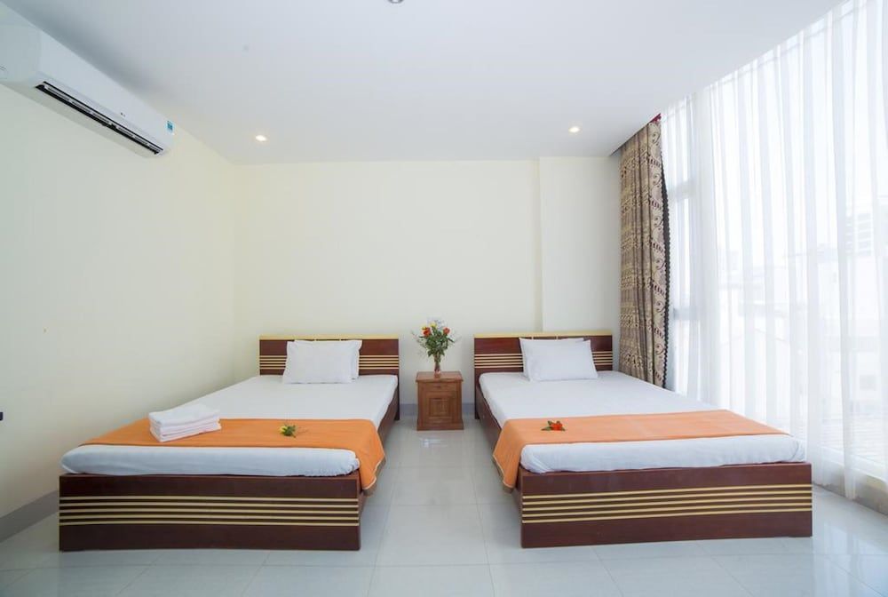 House Land Hotel Da Nang Family Room 7