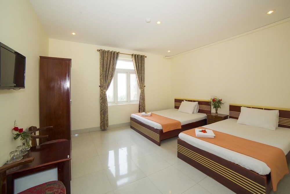 House Land Hotel Da Nang Family Room 6