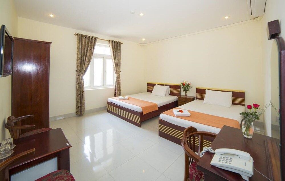House Land Hotel Da Nang Family Room 5