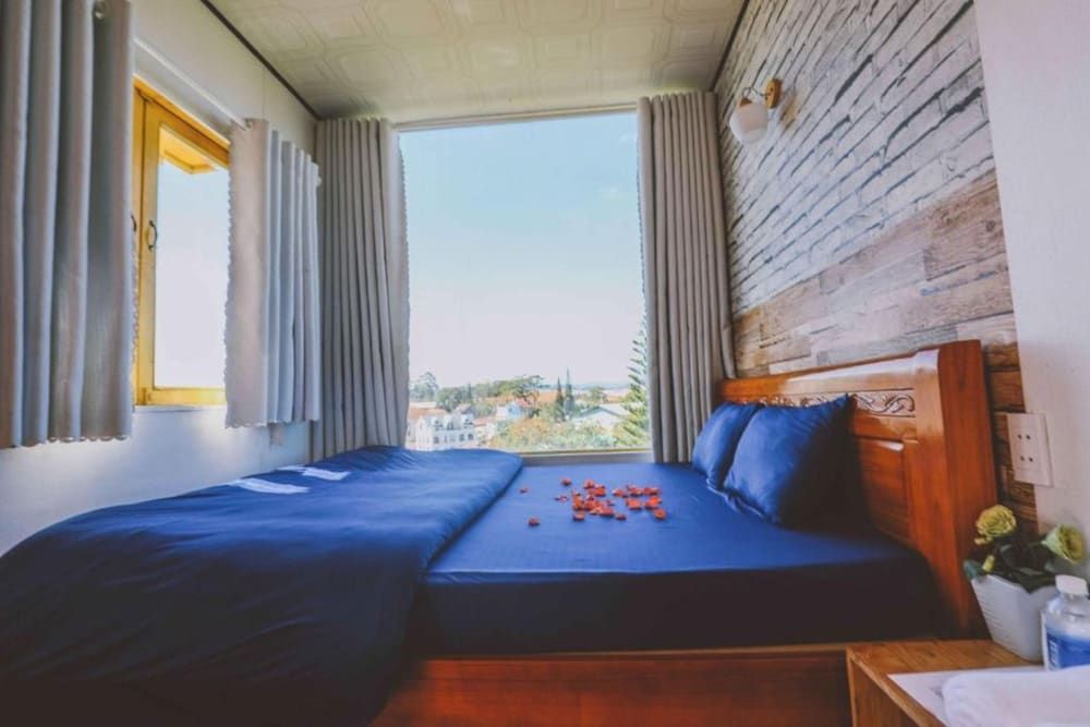 Queen Bee Hotel Container Double Room 2