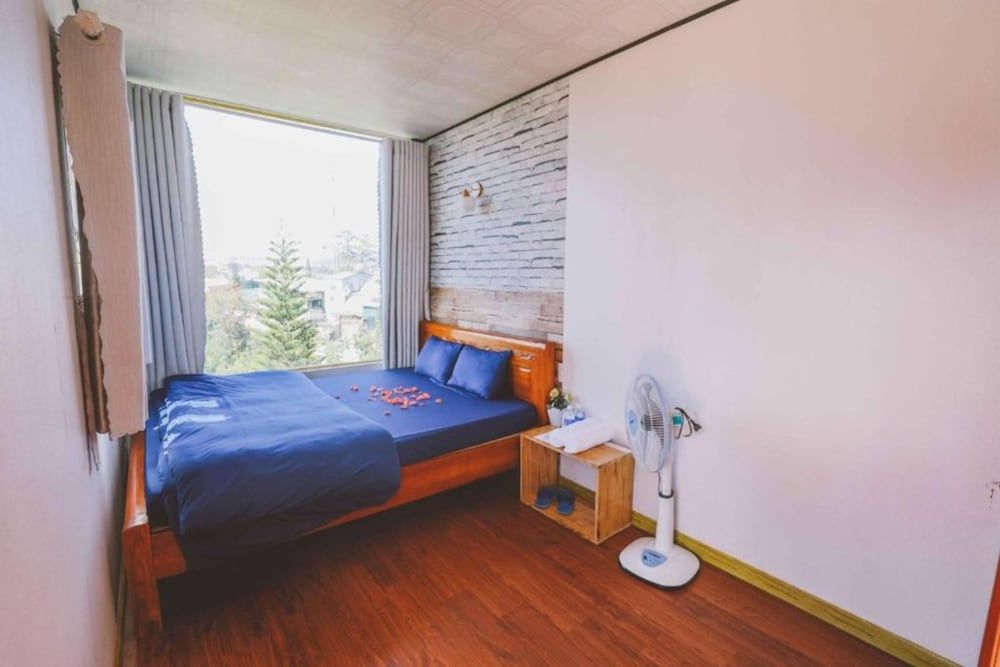 undefined Queen Bee Hotel 4