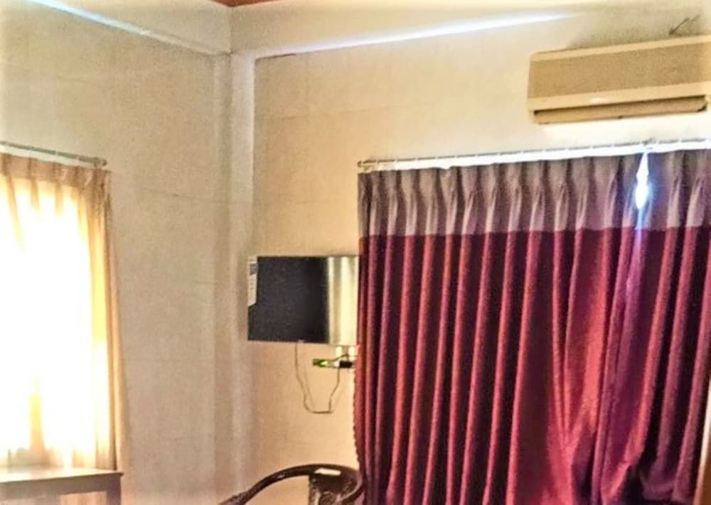 undefined Vu Nam Hung Hotel 8