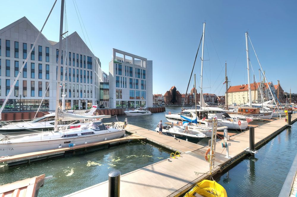 Sw. Barbary City Center by Renters Apartment, 1 Bedroom, Kitchen 3