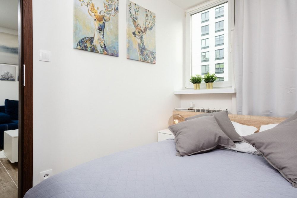 undefined Business Apartment Grzybowska by Renters 9
