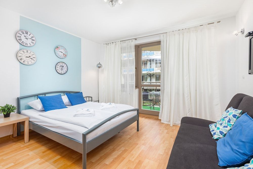 Studio, Balcony, Beachside