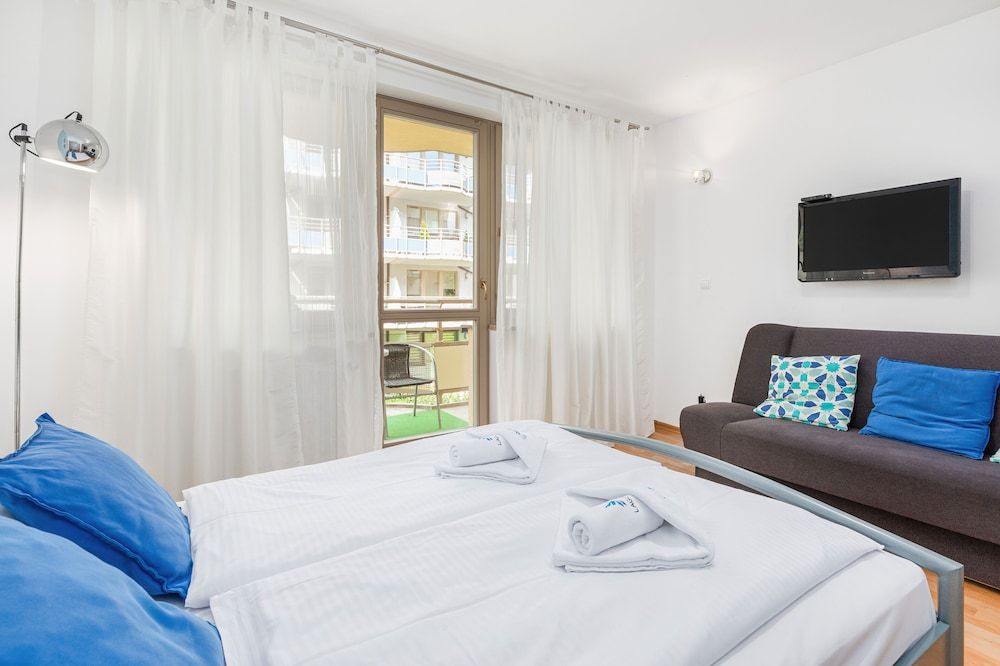 Studio, Balcony, Beachside