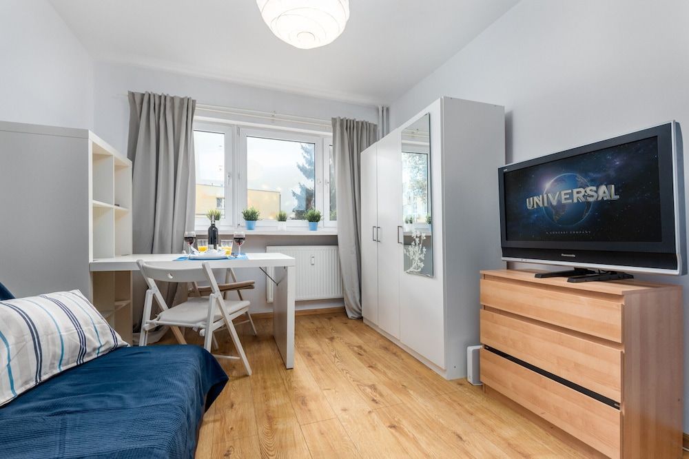 undefined Apartment Warsaw Chmielna 116 by Renters 4