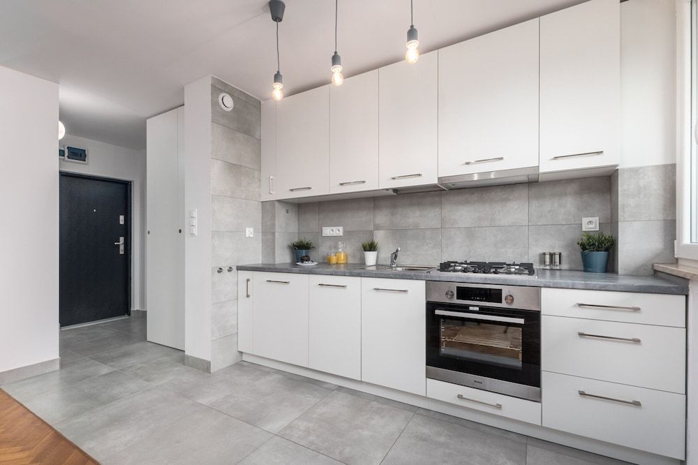 Apartment Warsaw Solec by Renters Apartment, 2 Bedrooms, Balcony 7