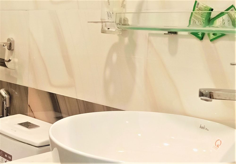 My Hien Hotel Standard Double Room 7