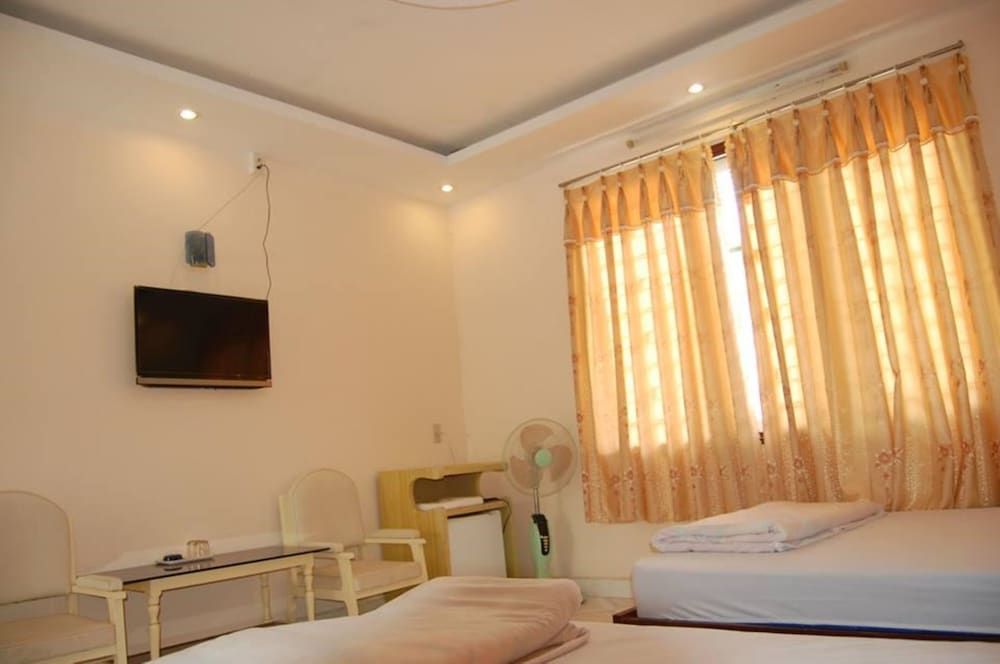 undefined Thuan Lam Hotel 8