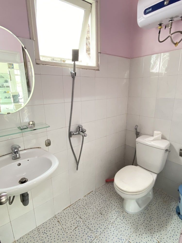 Thao Quyen Motel Family Room 7