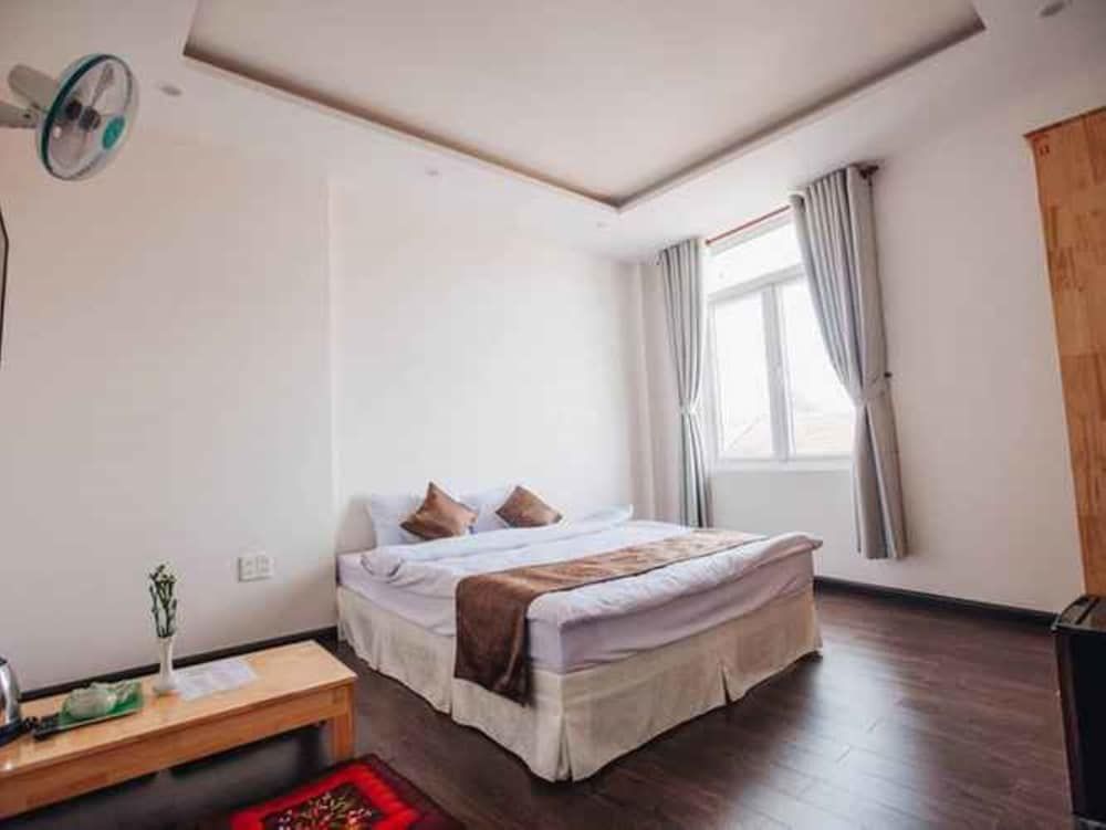 Minh Phu Hotel Superior Double Room 3